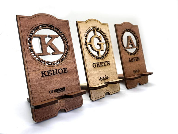 Personalized Cell Stand